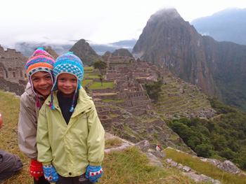 enfants au machu picchu